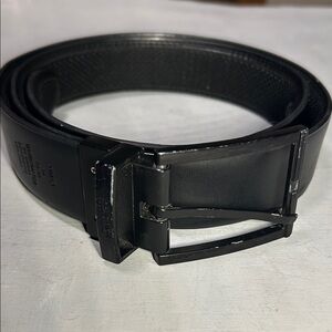 Men’s 2-Sided Belt With Reversable Buckle in Black Leather, Size Med 34-36